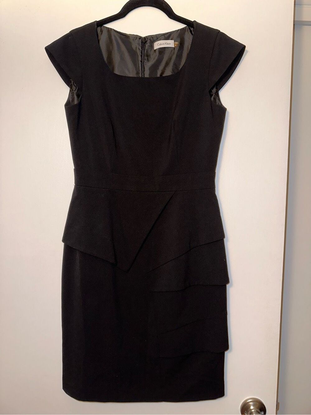 Calvin Klein Women’s Size 4 Black Cap Sleeve Cocktail Dress EUC